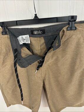 O'Neill Men's Tan Hybrid Cargo Shorts